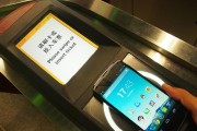 如何在iPhone11手机上添加公交卡（简单操作让你轻松畅行城市）