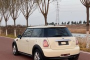 MINI2023全系车型正式上市，以创新驱动迎接未来出行（MINI全新车型亮相，注重智能化科技与出色性能的完美结合）