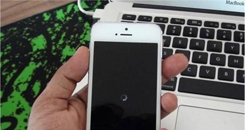 手机突然没声音了，该怎么办？（解决苹果手机无声问题的实用方法）