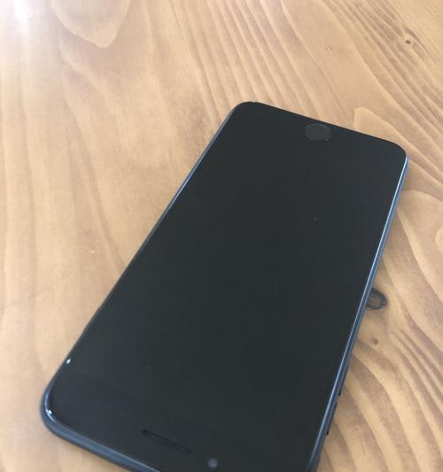 iPhone12屏幕漏液解决方法（应对漏液问题，维护iPhone12屏幕的健康）