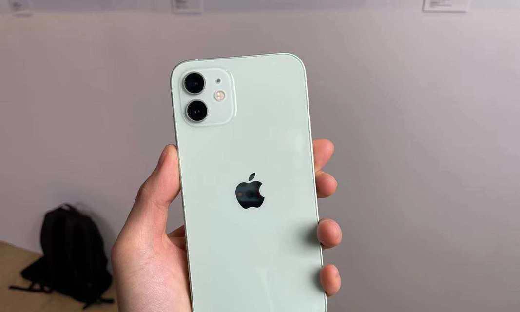 iPhone12五色款式对比解析（从颜色到特性，探索最适合你的iPhone12）
