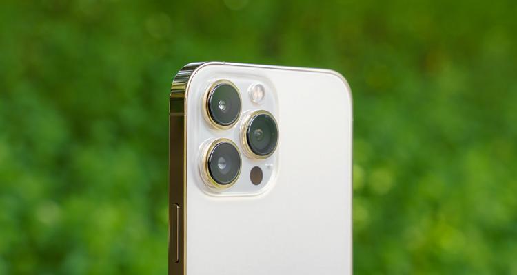 探索iPhone13相册时间排序方法（提升您的照片管理效率）