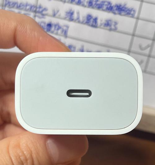 如何鉴别真假苹果手机（简单有效的方法让您辨别苹果手机真伪）