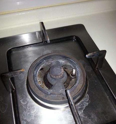 燃气灶打不着火的原因及维修方法（为什么燃气灶打不着火）