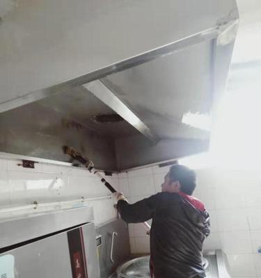 环保油烟机的拆卸清洗方法（轻松掌握拆卸清洗技巧）