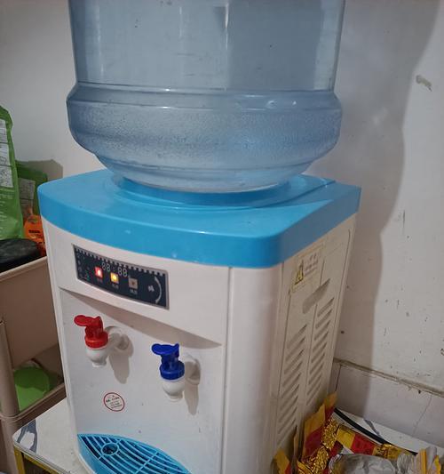 奥克斯饮水机报修指南（轻松解决您的饮水机问题）