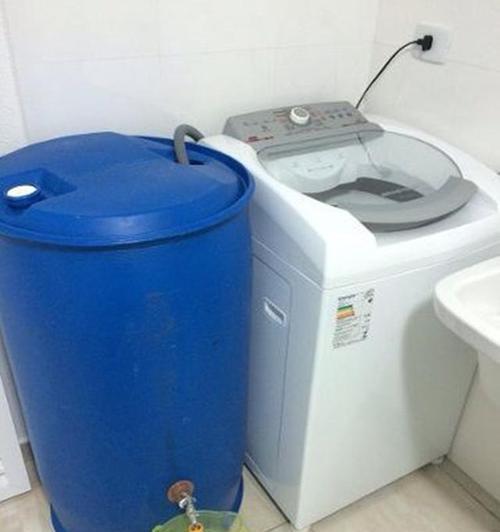 如何解决洗衣机水多问题（洗衣机出水过多的原因及解决方法）