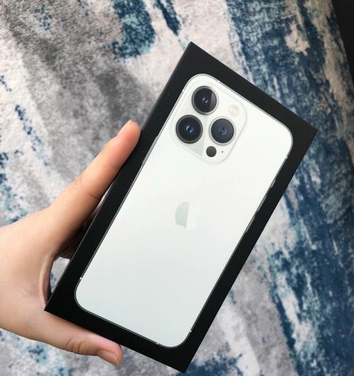 如何解决iPhone13拍照发黄问题（快速调整设置）
