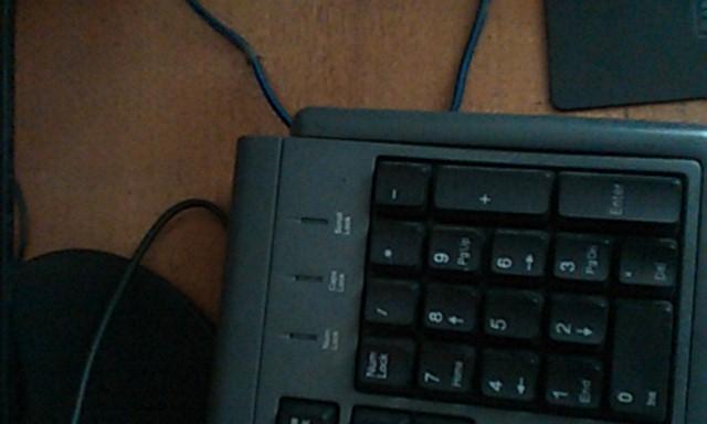 如何解决键盘控制显示器不亮的问题（关键步骤帮助您修复显示器亮度问题）
