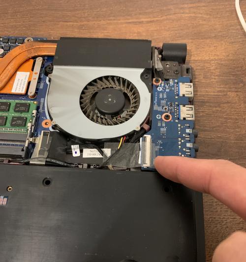 神舟zx6黑屏无法开机？解决方法是什么？