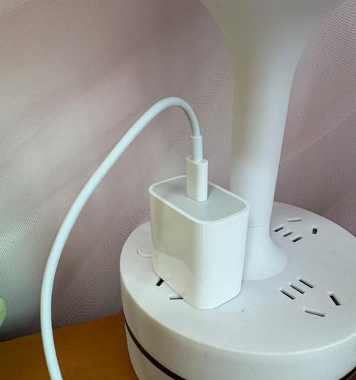 大屏显示多口充电器的功能是什么？如何选择合适的充电器？