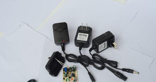 新版小头充电器双小孔设计有何作用？使用上有何优势？