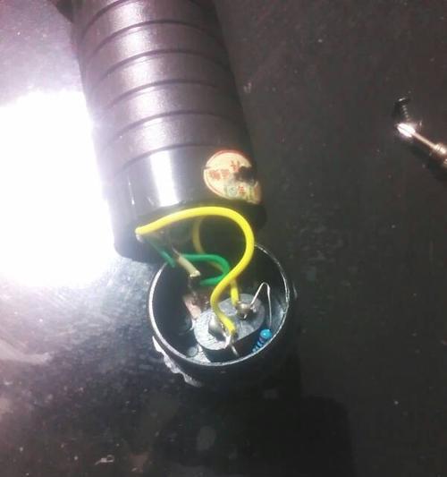 电棍充电器的正确使用方法是什么？