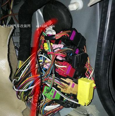 手机后视镜摄像头损坏如何更换？